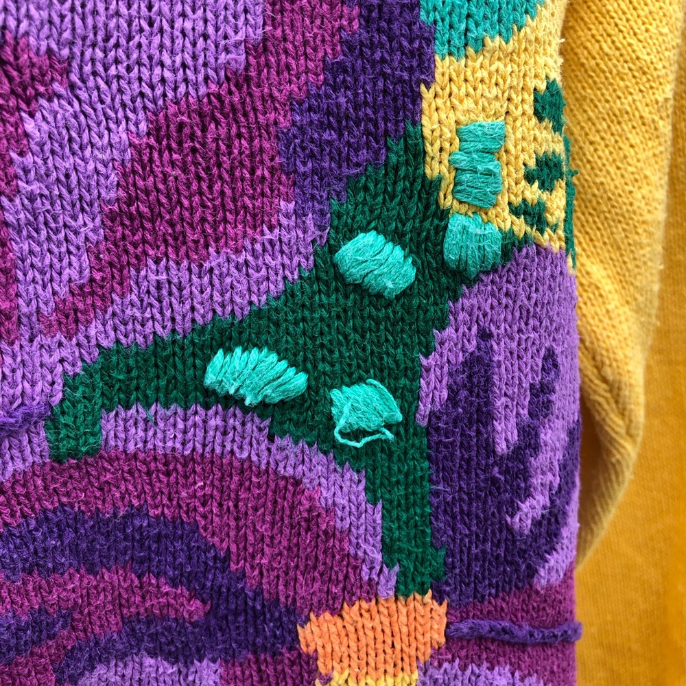 Suburbans M Vintage Yellow Sweater Purple Pansies - Picture 3 of 6